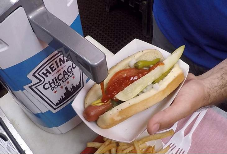 Chicago eet geen ketchup en dus ontwikkelde Heinz ‘Chicago Dog Sauce’