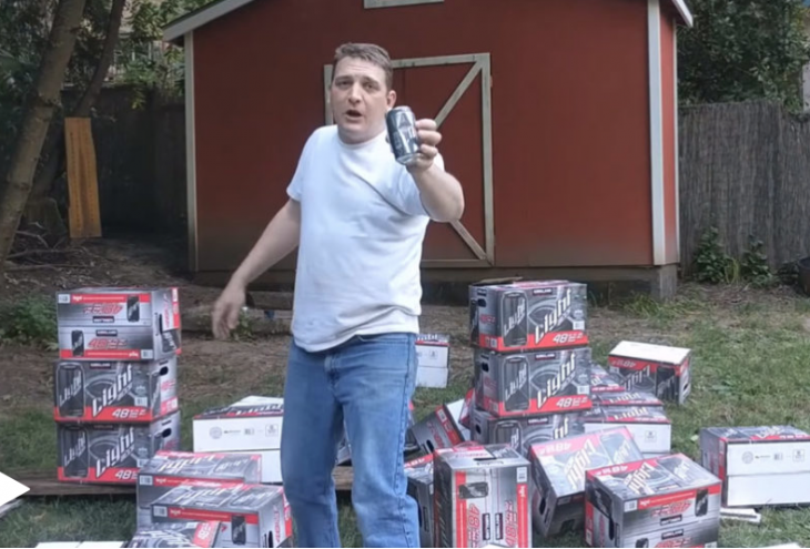 Man maakt eigen Kirkland Light Beer Commercials, en ze zijn hilarisch