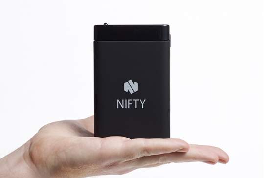Nifty Battery Pack Charges Your Smartphone Six Times Faster